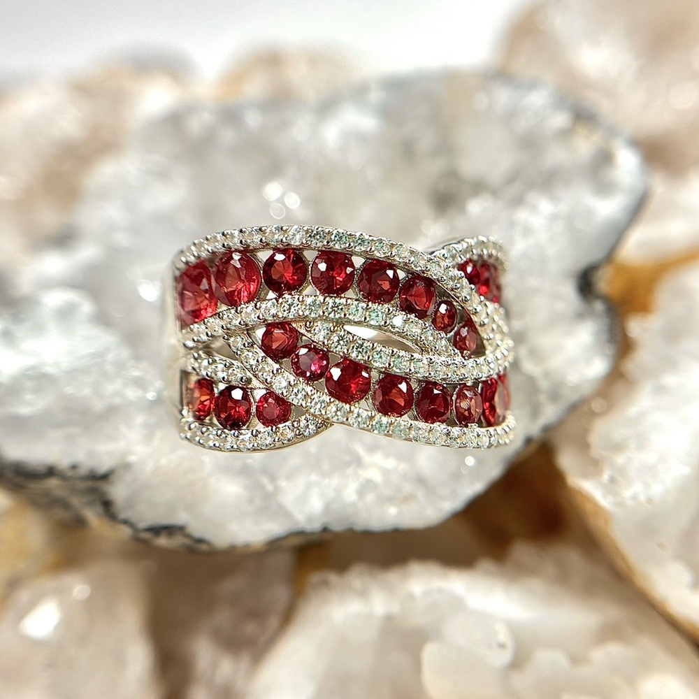 “ScarletteWebb” Insanely Gorgeous Red Sapphire & White Zircon Ring! 💎 - SIZE (6)